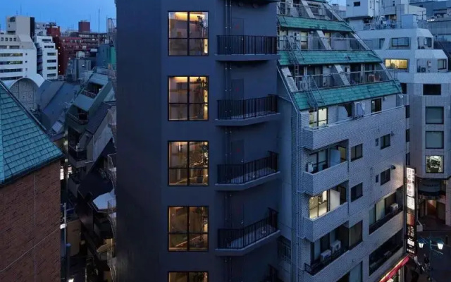 9h nine hours woman Shinjuku