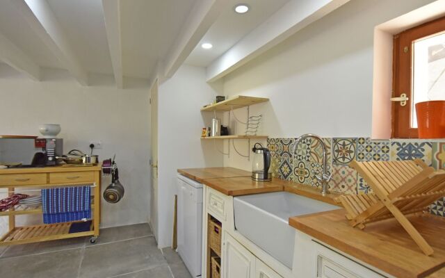 Quaint Holiday Home in Languedoc-roussillon With Garden