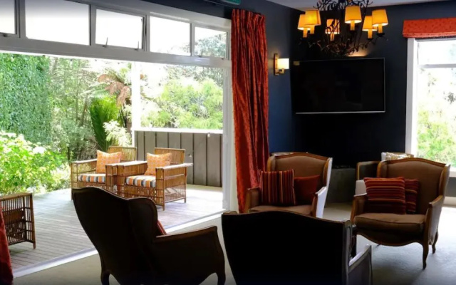 Woodhouse Mountain Lodge