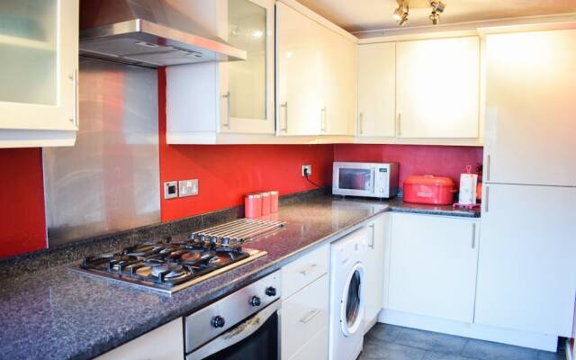 2 Bedroom Flat in the Heart of Leith