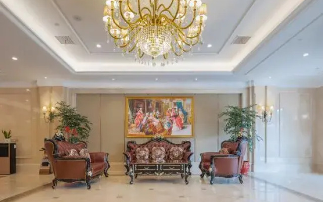 Vienna Hotel (Jingjiang Taihe Wuyue Plaza Bus Terminal)