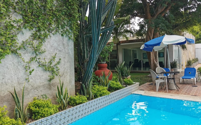 Las Dalias Inn