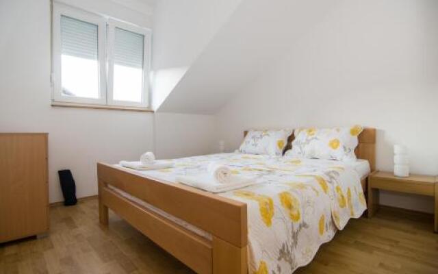 Apartmani Mirjana