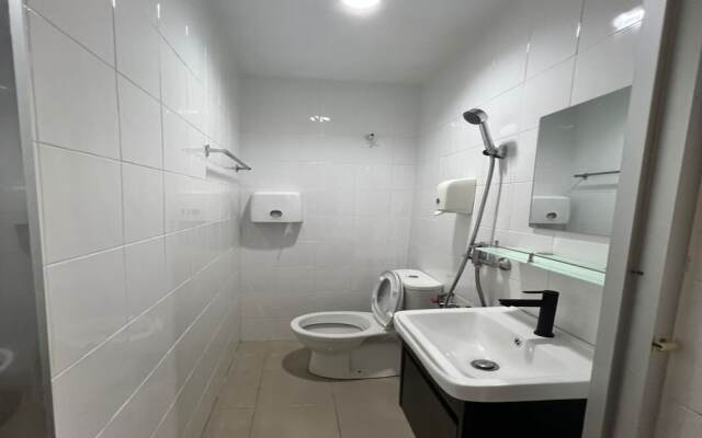 OYO 90994 Hotel Golden Mouse