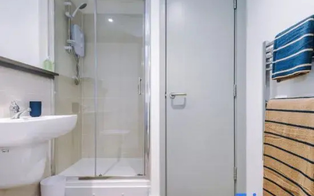 Central Liverpool Apartment | Work & Long Stays