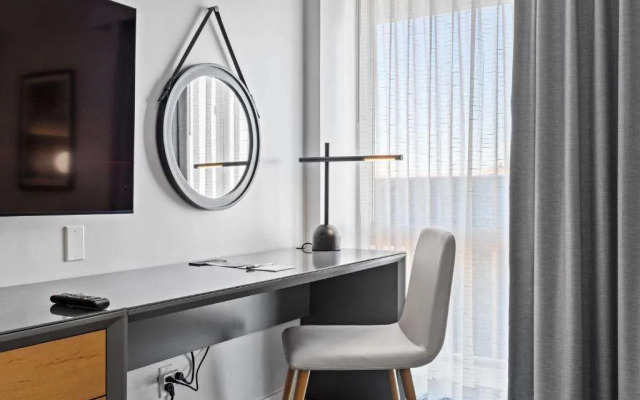 Отель Doubletree By Hilton New York Jfk Airport