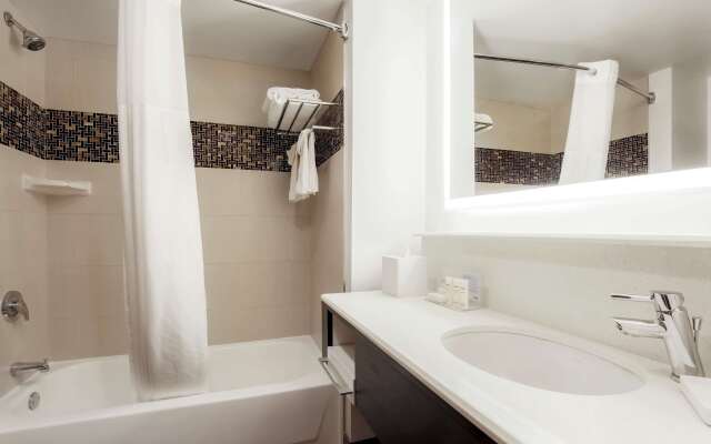 Hampton Inn & Suites Austin Downtown
