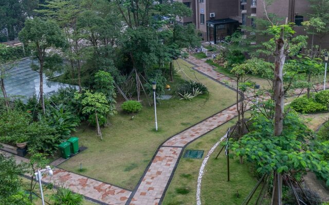 Locals Boutique Apartment Huafa Plaza 24