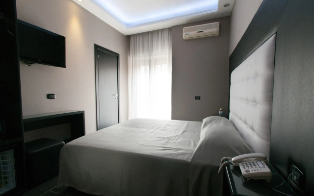Fly Boutique Hotel