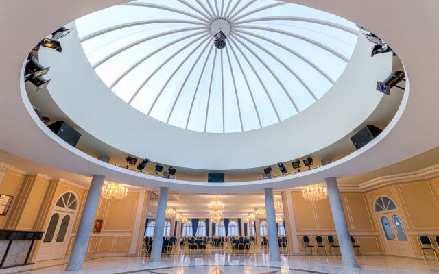 Hotel  Madrid Parla