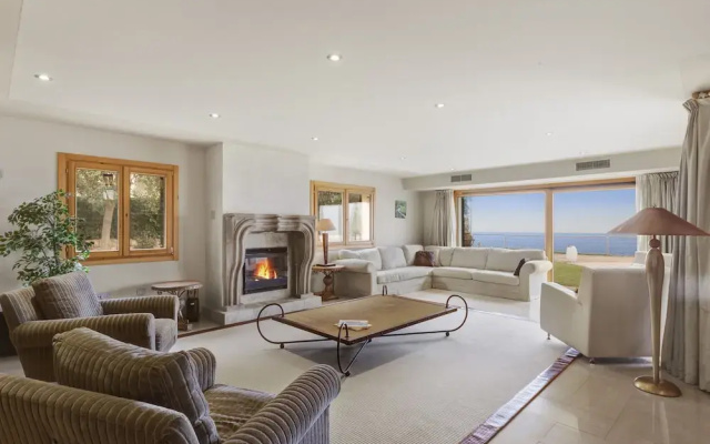 Luxury Villa Luna Suites frente al mar