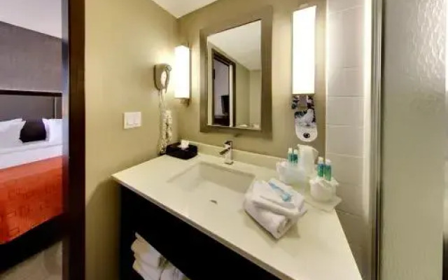 Holiday Inn Express Edmonton-International Airport