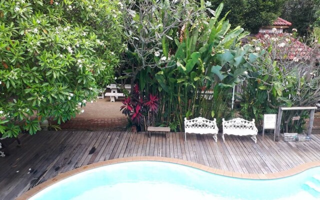 First And Field Bom-Dia