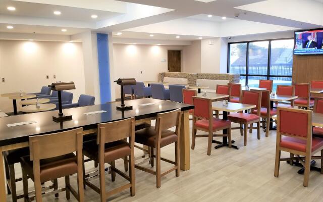 Holiday Inn Express Columbia - Two Notch by IHG