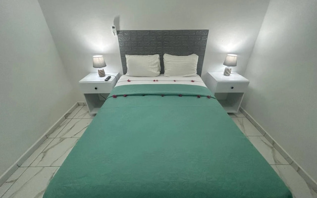 Hotel tropic pop