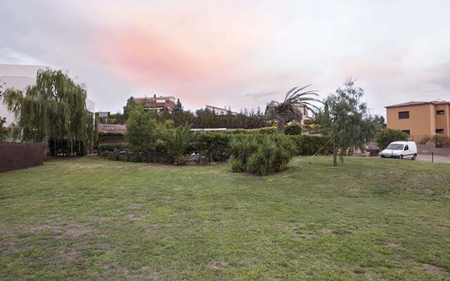 Captivating Holiday Home in Garriguella With Private Pool