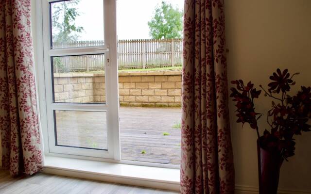 1 Bedroom Apartment With Private Patio Sleeps 3