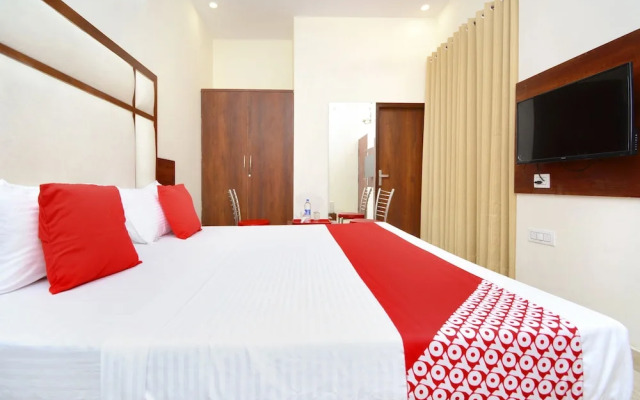 OYO 27061 Hotel Magnum