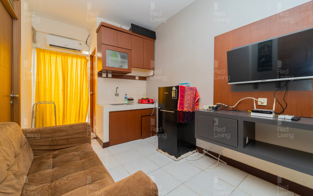 Redliving Apartemen Cinere resort - Gold Room