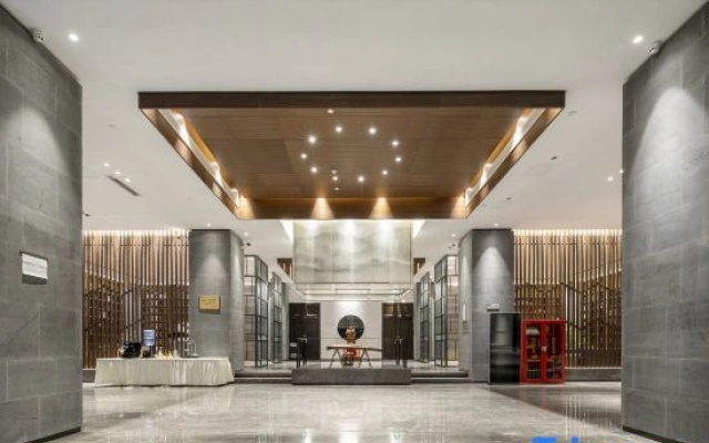 Green Oriental Hotel (Xiaogan East Railway Station)