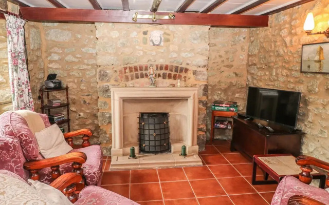 2 Castle Orchard