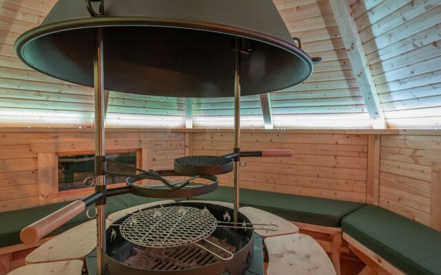 Weedingshall Lodges