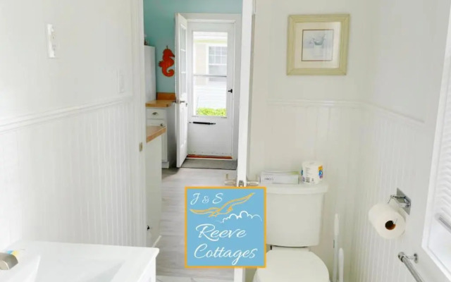 Premier Waterfront Cottage 2