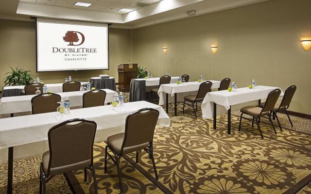 DoubleTree by Hilton Charlotte Airport