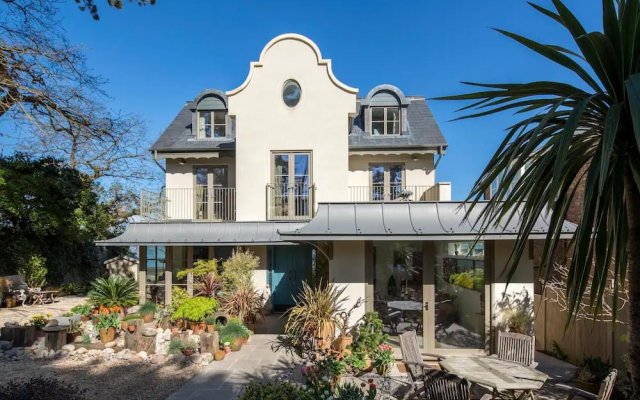 Captivating 7-bed House in Bristol