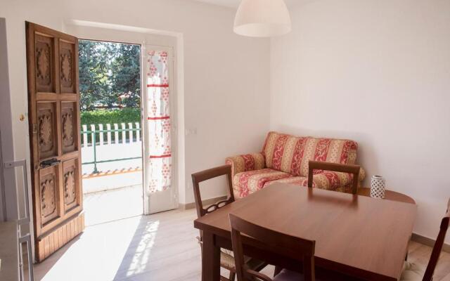 N192 - Numana, nuova villetta con portico