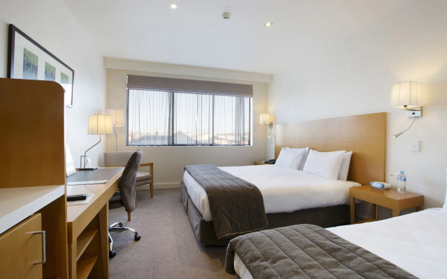 Nightelier Devonport Gateway Hotel