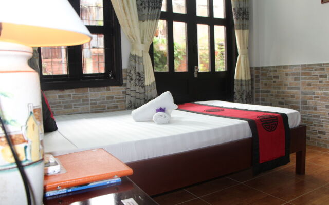 Red Ceramics Homestay