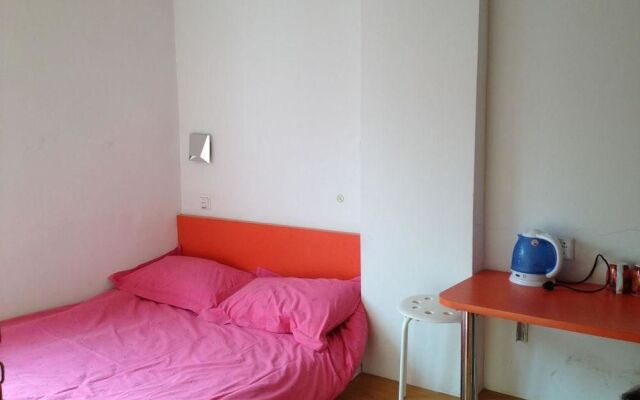Ruizhihua Apartment