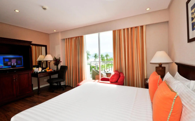 Court Meridian Hotel and Suites