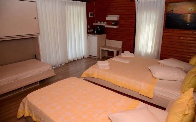 Nuri's Beach Bungalow