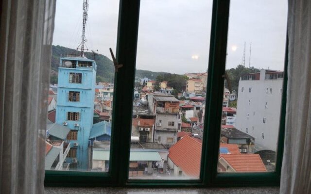 Blue Sky Ha Long Hotel