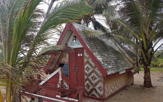 Talumpuk Seafood & Resort