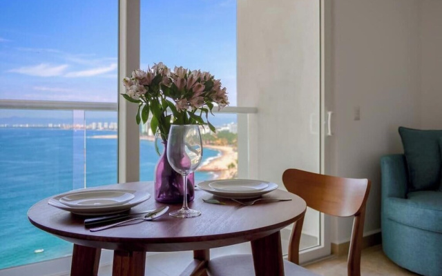 Oceanview Studio - King Bed - Pools - Beachclub