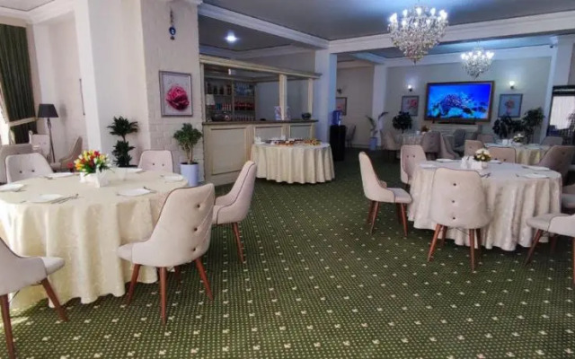 Bek Plus Hotel