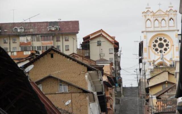 Quito Family And Youth Hostel