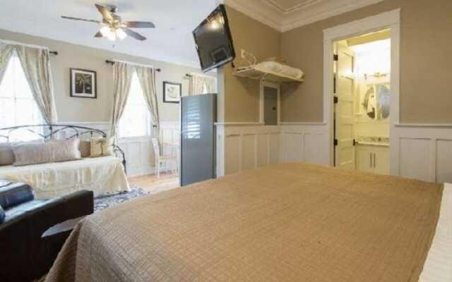 The Palmetto House Inn
