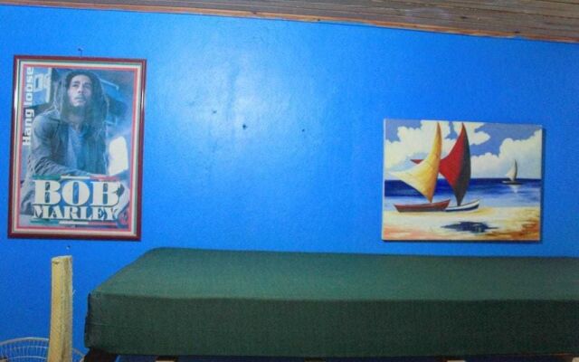 North Point Hostel - Praia do Rosa