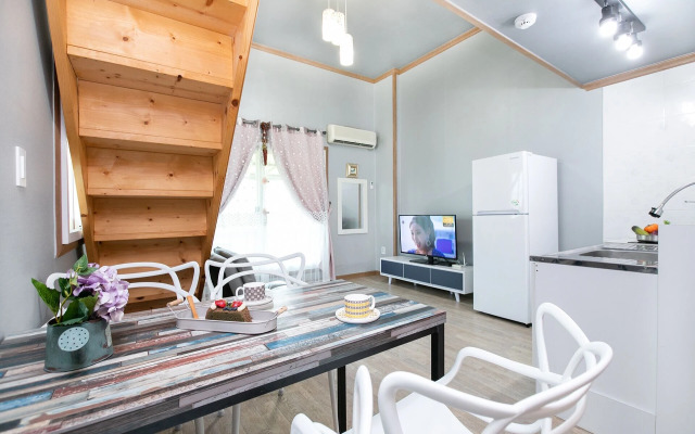 Yangyang River Pension