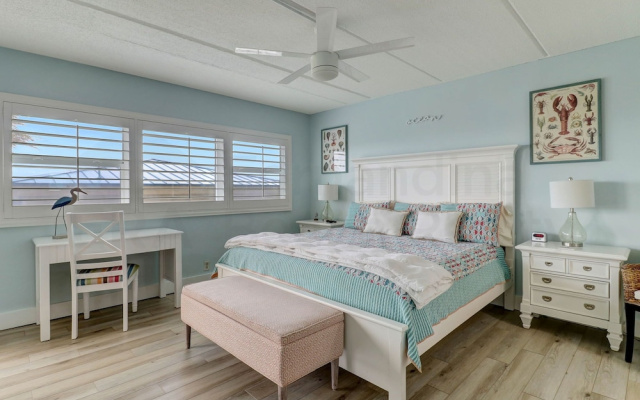 108 Amelia by the Sea
