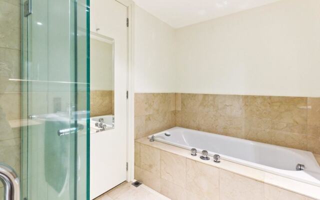 QV Bedroom with Balcony metropolis - 705