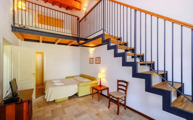 Apartment With Balcony in Poggio All'agnello