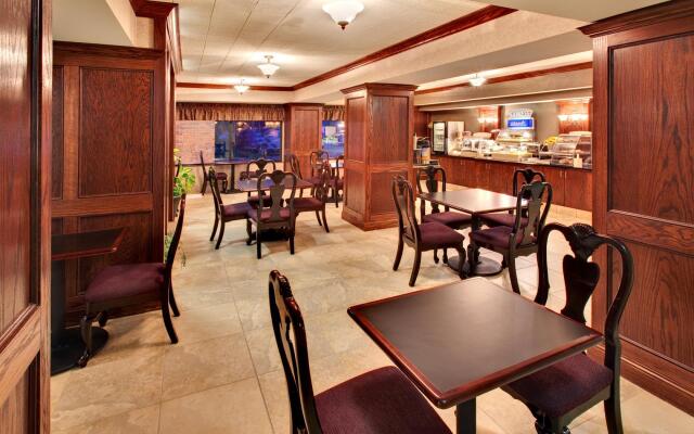 Holiday Inn Express Watertown