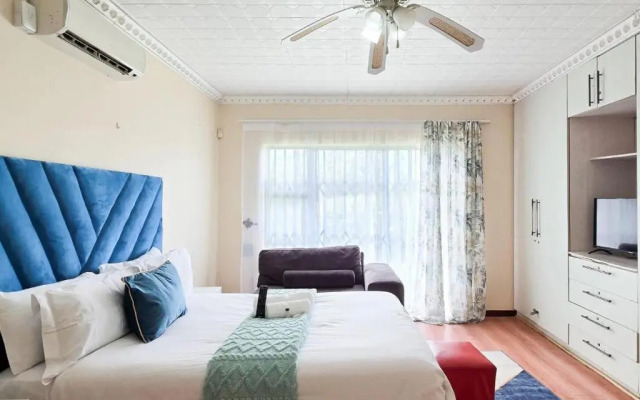 Mikasa Guest House