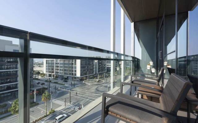 Luxury Apartment Stroll Away From City Walk