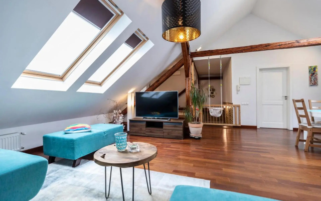 Beautiful and Romantic Penthouse with Two Terraces